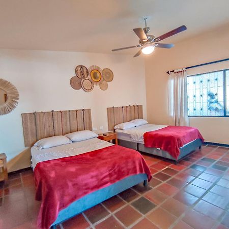 La Rosa Nautica Hostel Guaduas Extérieur photo