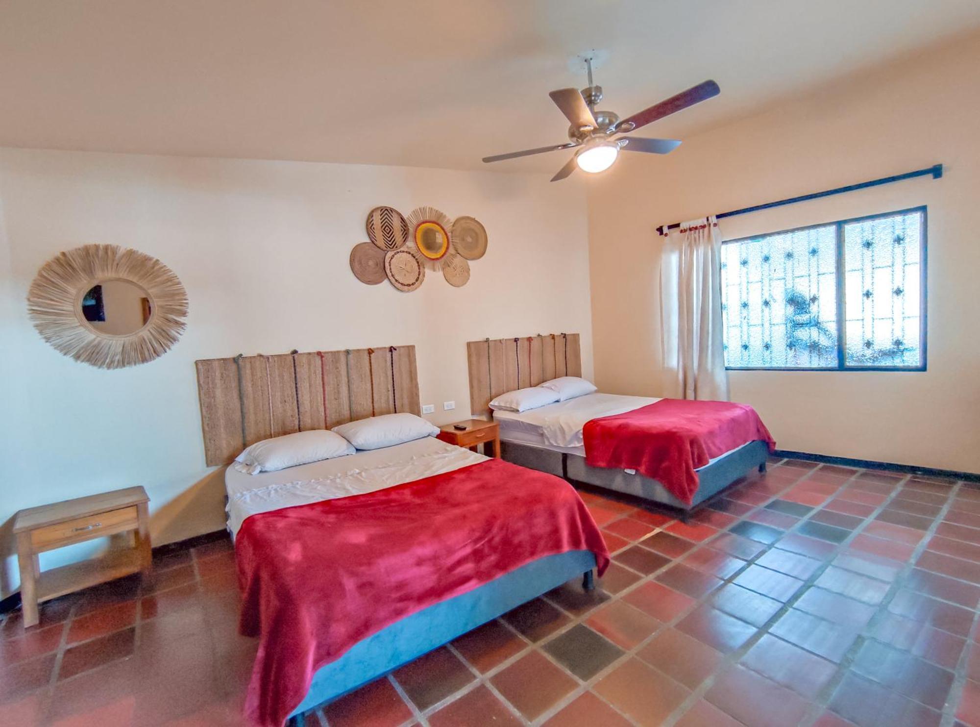 La Rosa Nautica Hostel Guaduas Extérieur photo