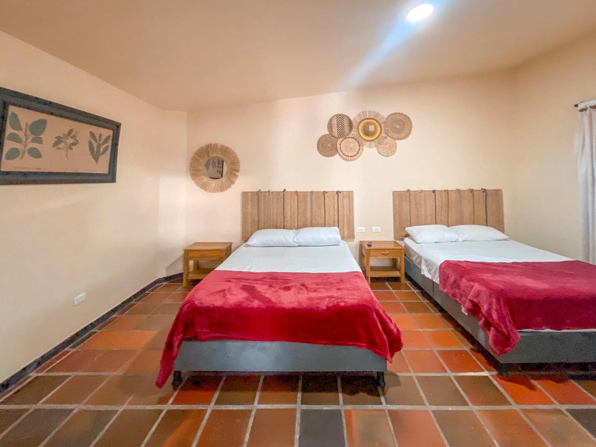 La Rosa Nautica Hostel Guaduas Chambre photo